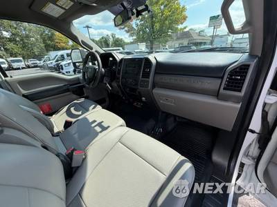 2017 Ford Super Duty F-550 Cab Chassis XL Regular Cab DRW - zdjęcie 24 z 63 - miniatura