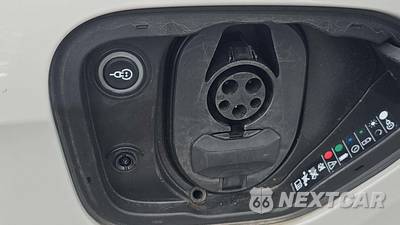 2023 Porsche Taycan 4S - zdjęcie 24 z 32 - miniatura