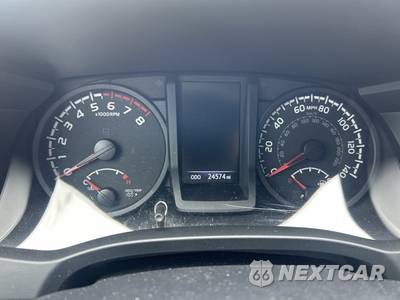 2022 Toyota Tacoma SR Crew Cab Medium Bed - zdjęcie 10 z 36 - miniatura