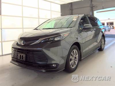 2025 Toyota Sienna XLE 8-Passenger 120.5" WB - zdjęcie 1 z 40 - miniatura