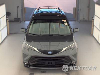 2025 Toyota Sienna XLE 8-Passenger 120.5" WB - zdjęcie 2 z 40 - miniatura