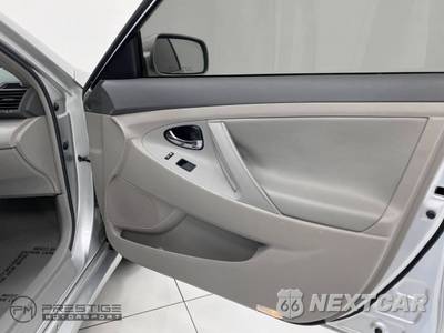 2009 Toyota Camry - zdjęcie 37 z 50 - miniatura
