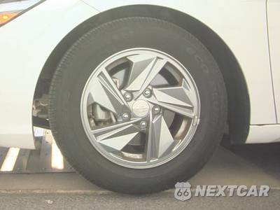 2024 Hyundai Elantra SE - zdjęcie 9 z 29 - miniatura