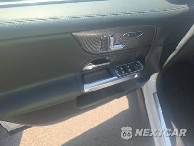 2021 Mercedes-Benz GLB 250 4MATIC - zdjęcie 9 z 21 - miniatura