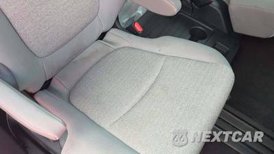 2025 Toyota Sienna LE 8-Passenger 120.5" WB - zdjęcie 29 z 32 - miniatura