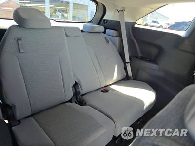 2025 Toyota Sienna LE 8-Passenger 120.5" WB - zdjęcie 14 z 32 - miniatura