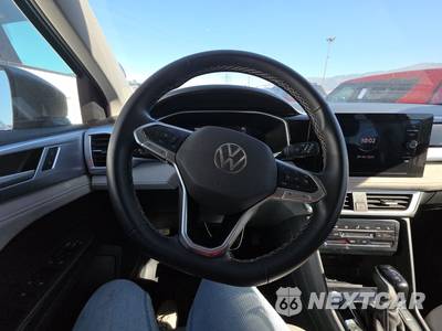 2025 Volkswagen Taos SE - zdjęcie 10 z 31 - miniatura