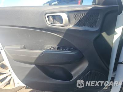 2025 Hyundai Venue SEL - zdjęcie 9 z 26 - miniatura