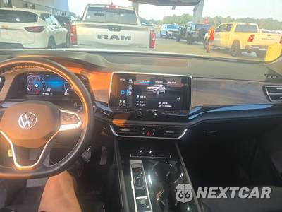 2025 Volkswagen Atlas 2.0T SE w/Technology - zdjęcie 11 z 33 - miniatura