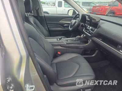 2025 Toyota Grand Highlander XLE - zdjęcie 8 z 34 - miniatura