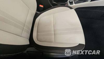 2025 Hyundai Venue SEL - zdjęcie 29 z 32 - miniatura