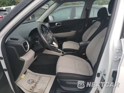 2025 Hyundai Venue SEL - zdjęcie 7 z 32 - miniatura