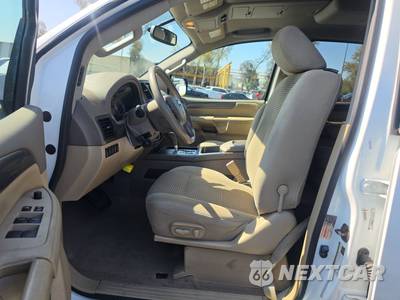 2014 Nissan Armada SV - zdjęcie 7 z 28 - miniatura