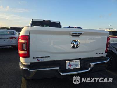 2022 Ram 3500 Laramie Crew Cab Long Bed - zdjęcie 5 z 32 - miniatura
