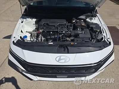 2024 Hyundai Elantra Limited - zdjęcie 18 z 22 - miniatura