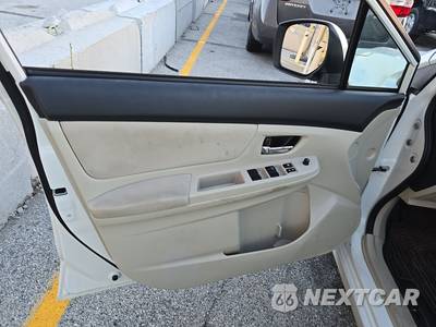 2012 Subaru Impreza Sedan 2.0i Premium - zdjęcie 15 z 38 - miniatura
