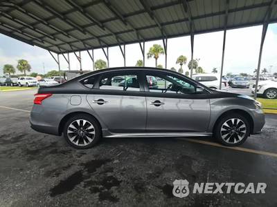 2019 Nissan Sentra SR - zdjęcie 2 z 18 - miniatura