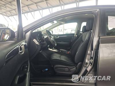 2019 Nissan Sentra SR - zdjęcie 6 z 18 - miniatura