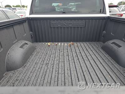 2026 Toyota Tundra SR5 Crew Cab Short Bed - zdjęcie 16 z 19 - miniatura