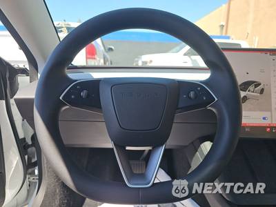 2026 Tesla Model 3 Standard - zdjęcie 10 z 25 - miniatura