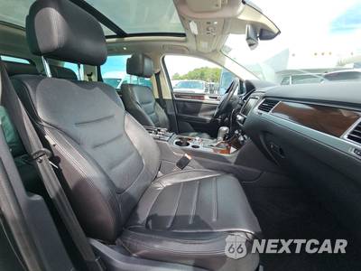 2016 Volkswagen Touareg V6 Sport - zdjęcie 8 z 17 - miniatura