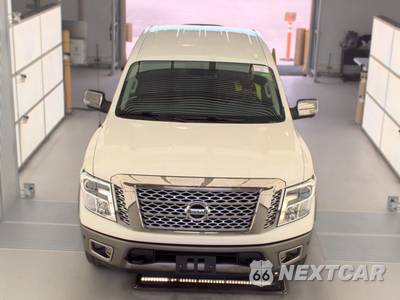 2019 Nissan TITAN Platinum Reserve Crew Cab Short Bed - zdjęcie 2 z 40 - miniatura