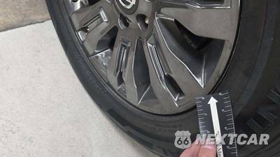 2019 Nissan TITAN Platinum Reserve Crew Cab Short Bed - zdjęcie 37 z 40 - miniatura