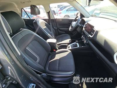 2025 Hyundai Venue Limited - zdjęcie 8 z 32 - miniatura