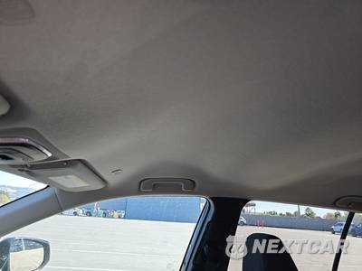 2026 Toyota Corolla Cross LE - zdjęcie 18 z 31 - miniatura