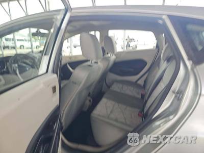 2011 Ford Fiesta SE Hatchback - zdjęcie 10 z 20 - miniatura