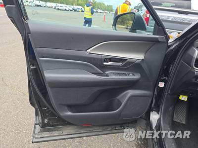 2025 Toyota Grand Highlander XLE - zdjęcie 9 z 30 - miniatura