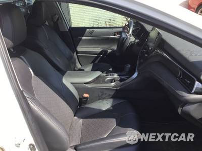 2021 Toyota Camry Hybrid XSE - zdjęcie 8 z 16 - miniatura
