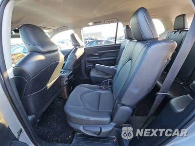 2025 Toyota Grand Highlander XLE - zdjęcie 13 z 38 - miniatura