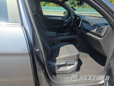 2025 Volkswagen Atlas Cross Sport 2.0T SE w/Technology - zdjęcie 8 z 31 - miniatura