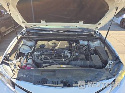 2020 Toyota Camry Hybrid LE - zdjęcie 15 z 27 - miniatura