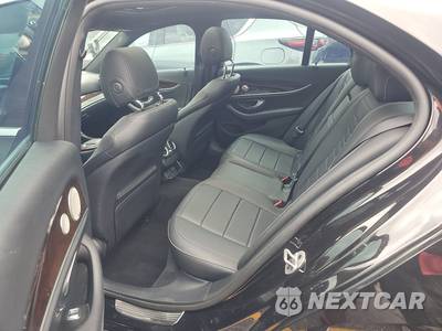 2021 Mercedes-Benz E 450 4MATIC Sedan - zdjęcie 13 z 22 - miniatura