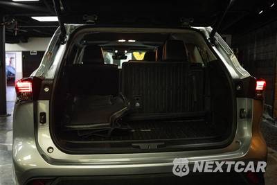 2021 Toyota Highlander XLE - zdjęcie 7 z 31 - miniatura
