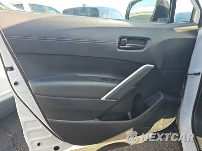 2025 Toyota Corolla Cross LE - zdjęcie 9 z 19 - miniatura
