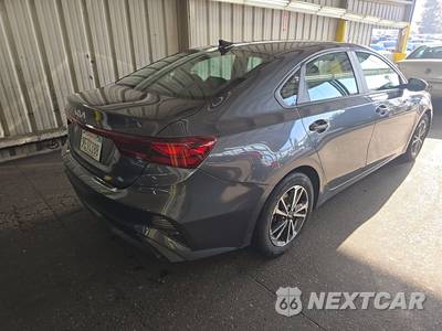 2023 Kia Forte LXS - zdjęcie 4 z 34 - miniatura