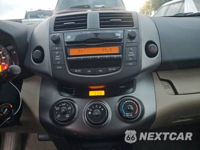 2010 Toyota RAV4 - zdjęcie 11 z 27 - miniatura