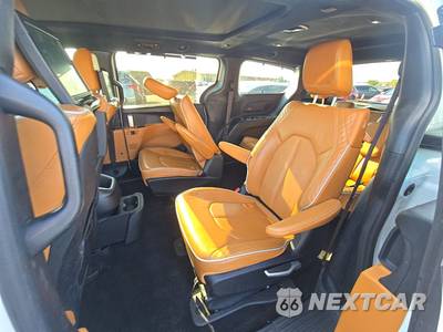 2022 Chrysler Pacifica Hybrid Pinnacle 121.6" WB - zdjęcie 13 z 29 - miniatura