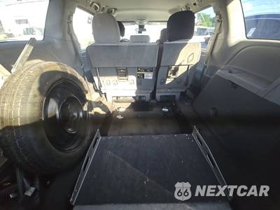 2019 Toyota Sienna L 7-Passenger 119.3" WB - zdjęcie 17 z 51 - miniatura