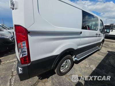 2025 Ford Transit 250 Cargo Van Low Roof 130.0" WB - zdjęcie 4 z 25 - miniatura