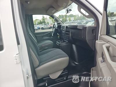 2025 GMC Savana 2500 Cargo Van 1WT 135.0" WB - zdjęcie 8 z 29 - miniatura