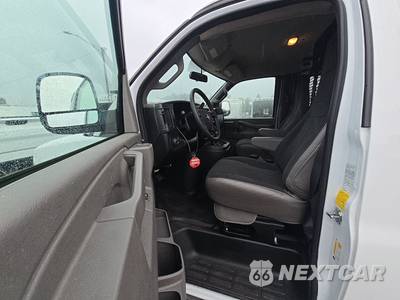 2025 GMC Savana 2500 Cargo Van 1WT 135.0" WB - zdjęcie 7 z 29 - miniatura