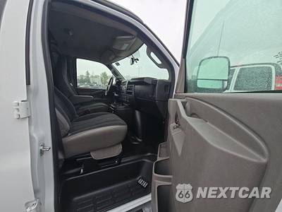 2025 GMC Savana 2500 Cargo Van 1WT 135.0" WB - zdjęcie 8 z 24 - miniatura