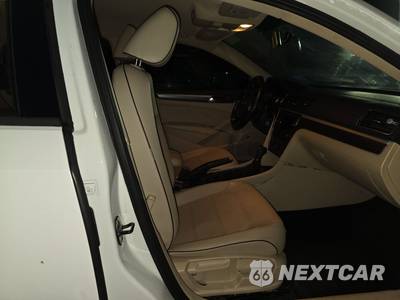 2018 Volkswagen Passat 2.0T R-Line - zdjęcie 14 z 26 - miniatura