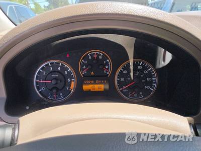2013 Nissan Armada SL - zdjęcie 12 z 62 - miniatura