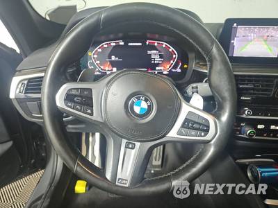 2020 BMW 5 Series Sedan M550i xDrive - zdjęcie 10 z 26 - miniatura