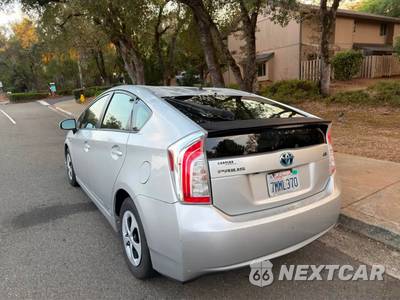 2015 Toyota Prius Two - zdjęcie 7 z 15 - miniatura